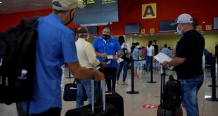 Amplían prohibición de salida y entrada al país a cubanos por impago de impuestos