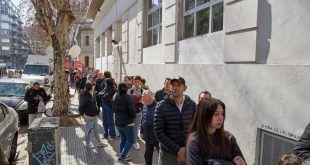 Se abrieron las escuelas y comenzaron las elecciones en todo el país