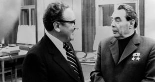 Fallece Henry Kissinger, secretario de Estado que logró la paz con Vietnam y un acercamiento a Cuba en 1975