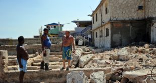 Vecinos protestan en Cojímar por peligro de derrumbe