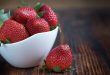 Un puesto por encima aparecen las fresas y fresones, ya que cada habitante de España consumió de media 2,59 kilos de este producto en 2021.