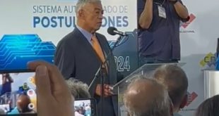 Claudio Fermín formaliza su candidatura presidencial