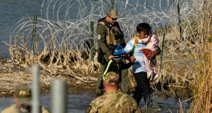 Cómo planea Texas arrestar a migrantes sin autorización si entra en vigor su ley