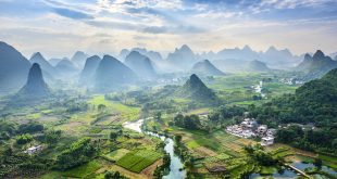 Paisaje de Guilin, el río Li y las montañas kársticas.