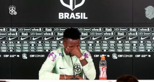 Vinícius Júnior rompe a llorar en rueda de prensa.