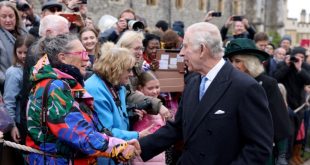 El rey Carlos asiste a una misa de Pascua, su mayor aparición pública desde diagnóstico de cáncer