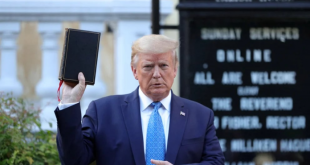 “Hagamos que EE.UU. rece de nuevo”: Trump incursiona en la venta de Biblias