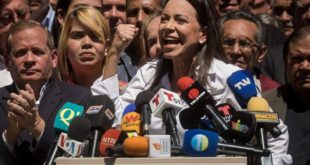 Isabel Díaz Ayuso entrega galardón a María Corina Machado por el Día Internacional de la Mujer