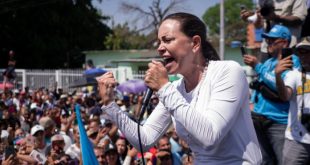 «Más fuertes que nunca»: María Corina Machado se aferra a su candidatura