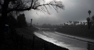 Tormentas golpean Estados Unidos de costa a costa con frío, apagones y accidentes