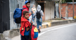 Uno de cada tres venezolanos de entre 3 y 24 años de edad no estudia, según encuesta