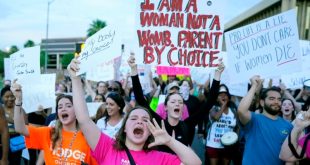 Arizona retrocede 150 años en materia de aborto y desata la controversia