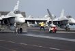Aviones F/A-18 de la Marina estadounidense se preparan para despegar del portaaviones USS George H.W. Bush en el Golfo Pérsico.