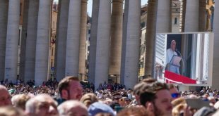 El Vaticano condena la cirugía de confirmación de género y la gestación subrogada