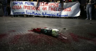 Protestas en Atenas ante el asesinato de la joven.