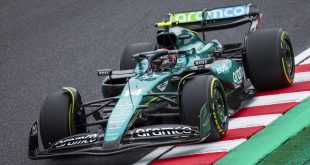 Fernando Alonso a bordo de su Aston Martin en el Gran Premio de Japón 2024