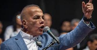 Manuel Rosales afirma que Venezuela pudiera terminar en una «guerra civil» si se declara una cacería de brujas y persecución contra el chavismo