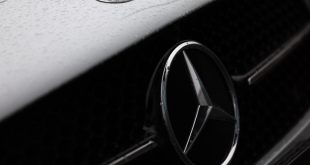 Mercedes-Benz ha anunciado una llamada a revisión de alrededor de 341.000 vehículos a nivel mundial, de los cuales 11.000 se encuentran en Alemania, debido a un potencial riesgo de incendio.