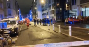 Mueren tres personas en un incendio de un edificio residencial en el centro de París