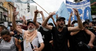 Sindicalismo argentino redobla protestas contra Milei, estatales paran y ocupan ministerios