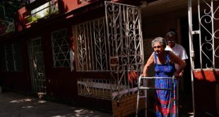 ¿Qué pasaría si el cuidado de los ancianos en Cuba queda en manos de particulares?