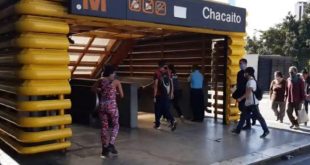 Al menos 18 vendedores informales fueron desalojados del Metro de Caracas durante operativo policial