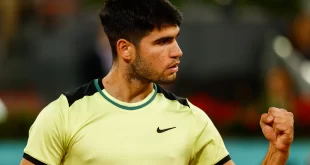 Carlos Alcaraz, durante el partido ante Rublev en el Mutua Madrid Open.