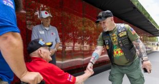 El museo Smithsonian rinde homenaje a miembros indígenas del servicio militar en el Día de los Caídos