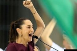 La candidata presidencial del partido gobernante MORENA, Claudia Sheinbaum, realiza un mitin de campaña en la Ciudad de México, México, el 5 de mayo de 2024. REUTERS/Raquel Cunha/Foto de archivo