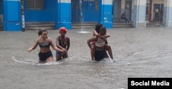 Inundaciones en gran parte de La Habana por las intensas lluvias (VIDEO+Fotos)