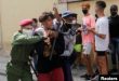 Policías detienen a un menor durante las protestas del 11 de julio de 2021 en La Habana. REUTERS / Stringer