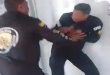 Un jefe policial de Venezuela es investigado por agredir e insultar a un subalterno