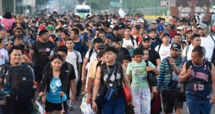 Caravana de migrantes cruza México rumbo a la frontera de EEUU