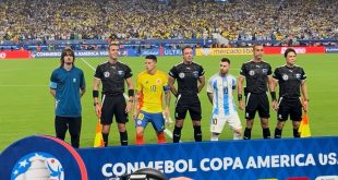 Danny Ocean entregó la moneda para el sorteo inicial de la final de Copa América