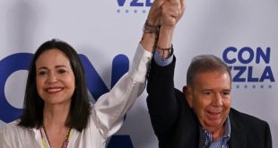 La oposición venezolana afirma su triunfo en las elecciones y publica las actas en línea