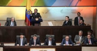 Petro enfrenta un tercer año clave en el Congreso para sacar adelante sus reformas: analistas 