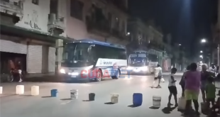 Vecinos de Centro Habana dicen que el agua que reciben no llena ni un tanque