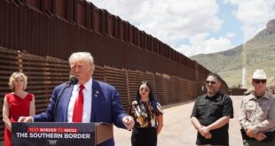 El expresidente Donald Trump visitó Arizona y hace de la inmigración su emblema de campaña