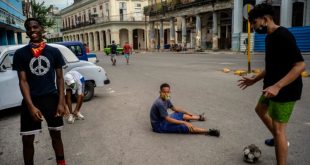 Info Martí | Los jóvenes prefieren escapar de Cuba