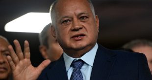 Maduro nombra a Diosdado Cabello como ministro del Interior y ratifica a Delcy Rodríguez y a Vladimir Padrino López