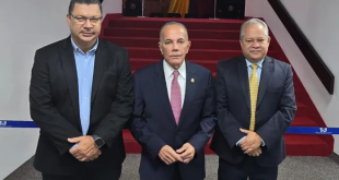 Manuel Rosales, Simón Calzadilla y José Cartaya acuden a citación del Tribunal Supremo de Justicia