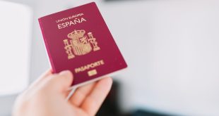 Miles de personas logran la nacionalidad en España gracias a un robot que agiliza los trámites