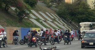 Reportan tres fallecidos en accidente en la autopista Francisco Fajardo de Caracas