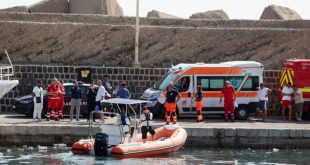 Un muerto y seis desaparecidos tras hundirse un yate de lujo frente a Sicilia