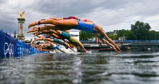 Una atleta belga termina ingresada en el hospital por infectarse de una bacteria nadando en el Sena