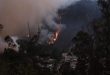 Incendios en Quito dejan dos bomberos heridos y más de cien familias evacuadas