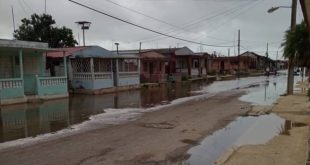 A medio kilómetro de la costa está todo inundado: residente en Batabanó