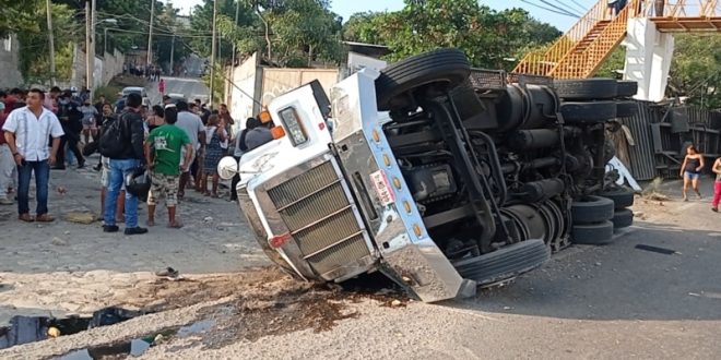 Accidente en carretera de México deja 24 muertos