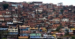 Adolescente abandonó a su recién nacido sobre la platabanda de un vecino en Petare