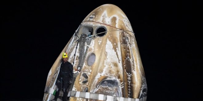 Astronauta de NASA hospitalizado tras regresar de estancia prolongada en estación espacial